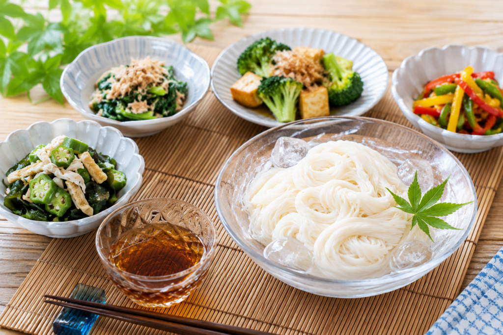 季節感のある素麺の食卓